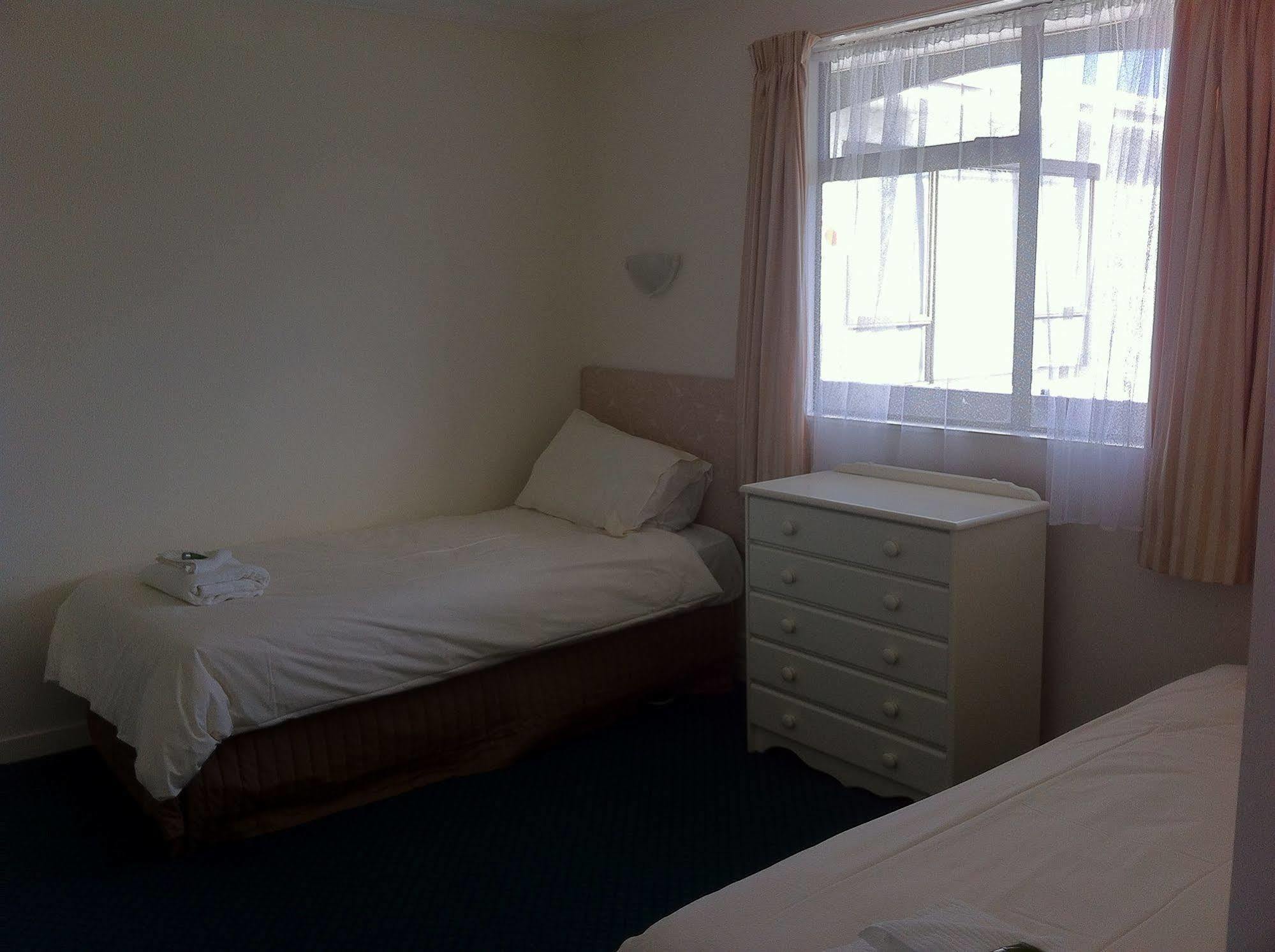 Hawks Inn Motel Upper Hutt Esterno foto