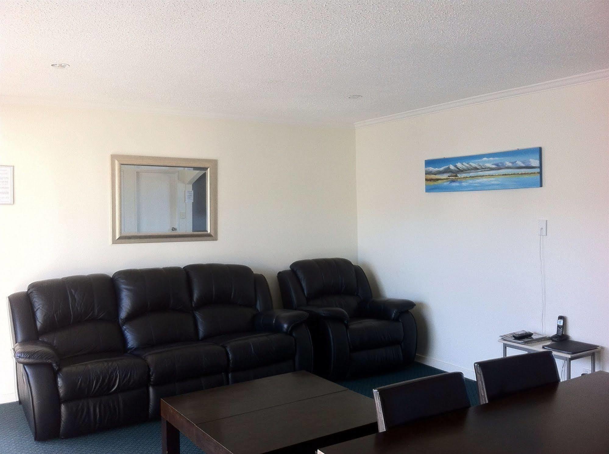 Hawks Inn Motel Upper Hutt Esterno foto
