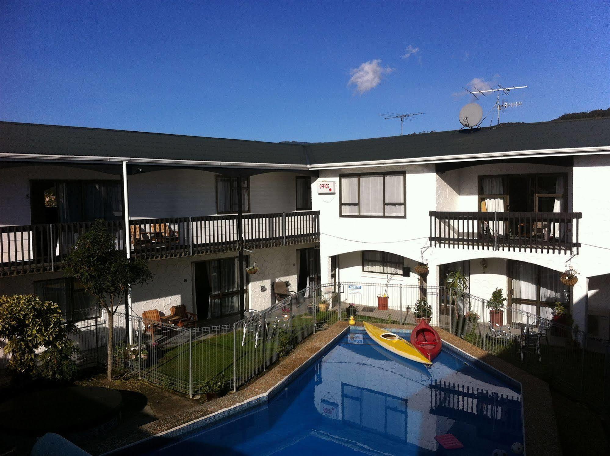 Hawks Inn Motel Upper Hutt Esterno foto