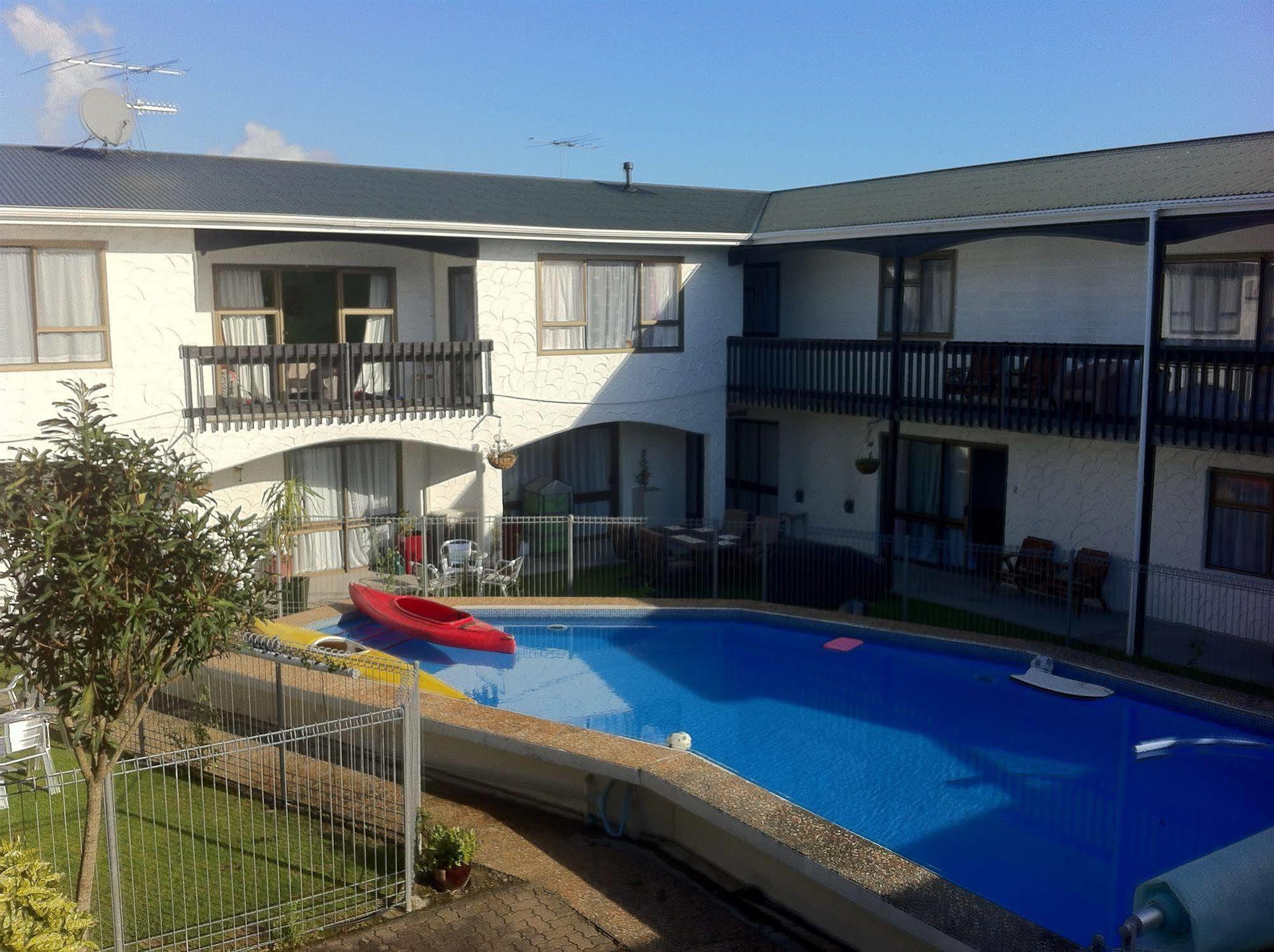 Hawks Inn Motel Upper Hutt Esterno foto