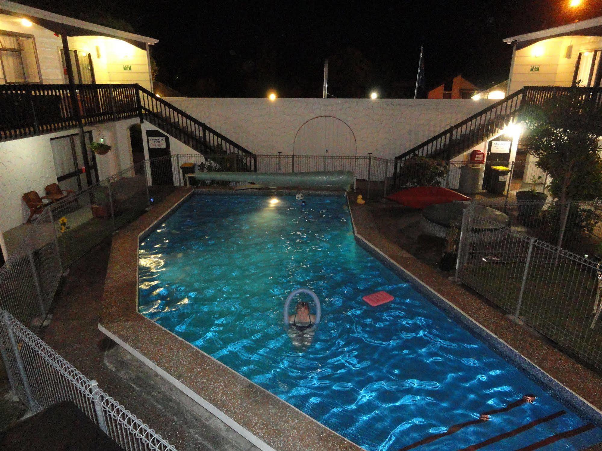 Hawks Inn Motel Upper Hutt Esterno foto